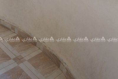 شقة بعمارة سكنية حديثة البناء شقة بعمارة سكنية حديثة البناء