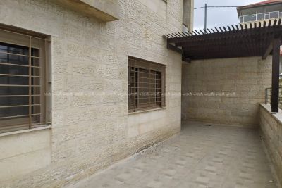 شقة طابقية مع ساحة خارجية مميزة جديدة لم تسكن من قبل للبيع شقة طابقية مع ساحة خارجية مميزة جديدة لم تسكن من قبل للبيع